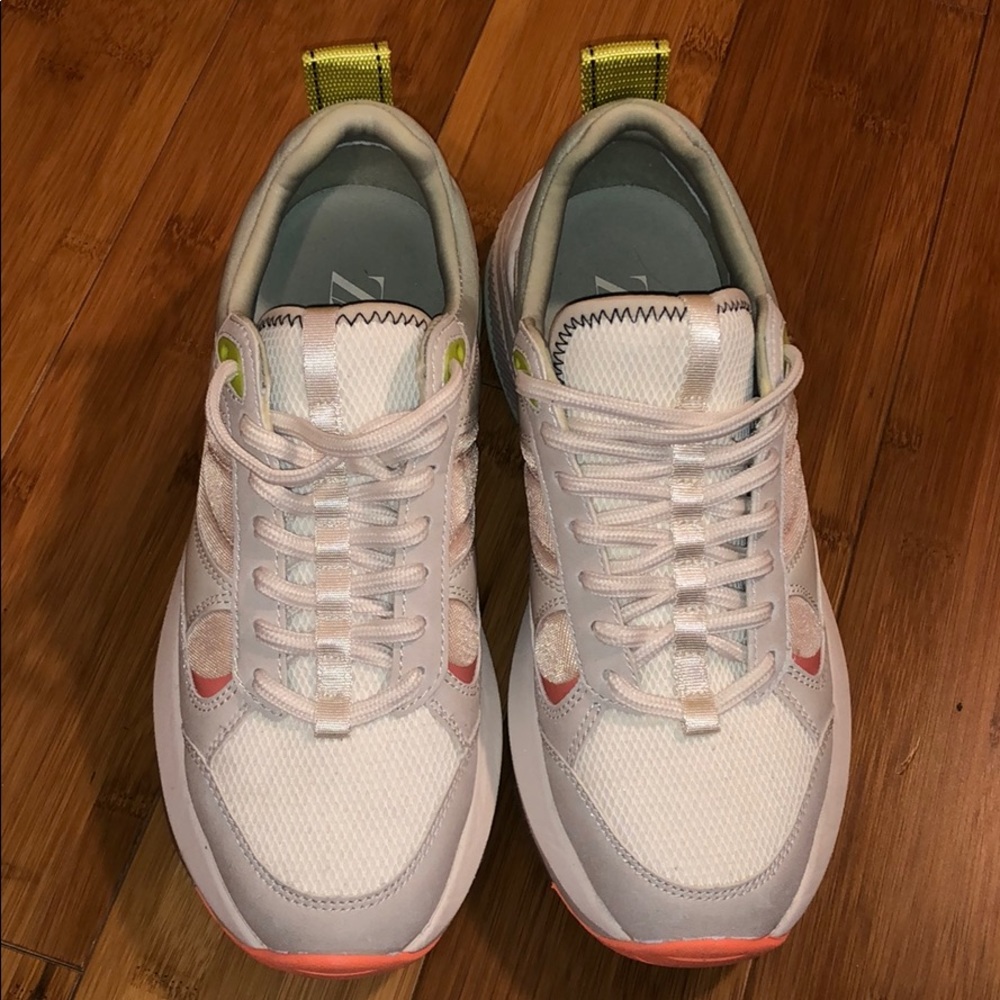 women’s us size 8 sneakers